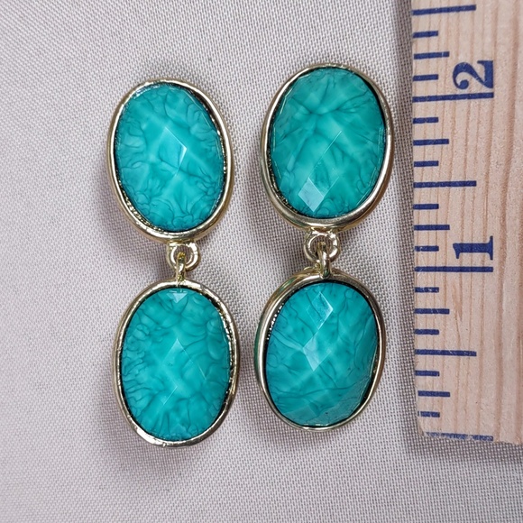 Amrita Singh Clip-on Earrings - Picture 4 of 7